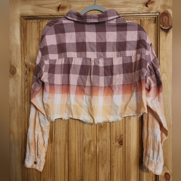Ombre Cropped Button Down Shirt - Flannel - Picture 3 of 3